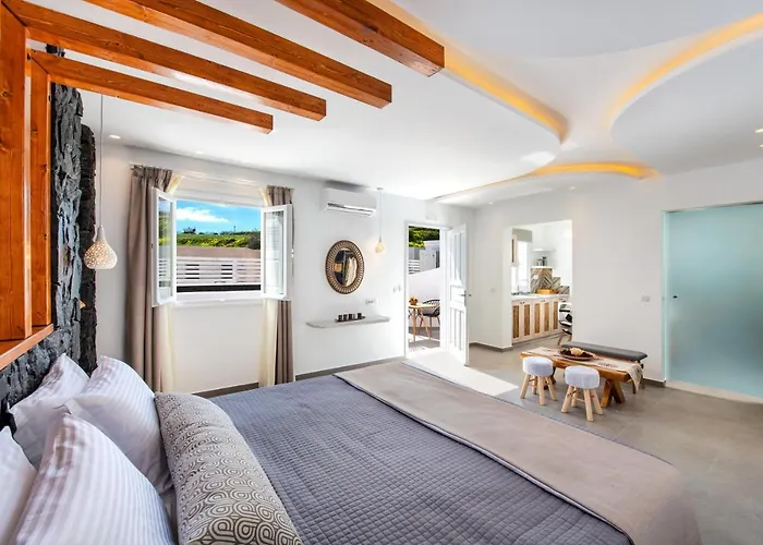 Abasa 4* Fira (Santorini)